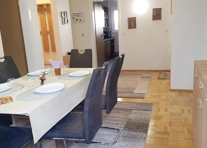Апартаменты Fildorama 4-zimmerwohnung 81 M2 Naehe Stuttgart Airport Messe, Esslingen, Stadtbahn U7